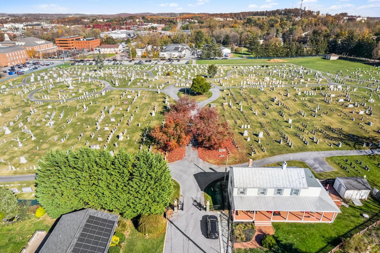 Slide 3 of cemetery gallery