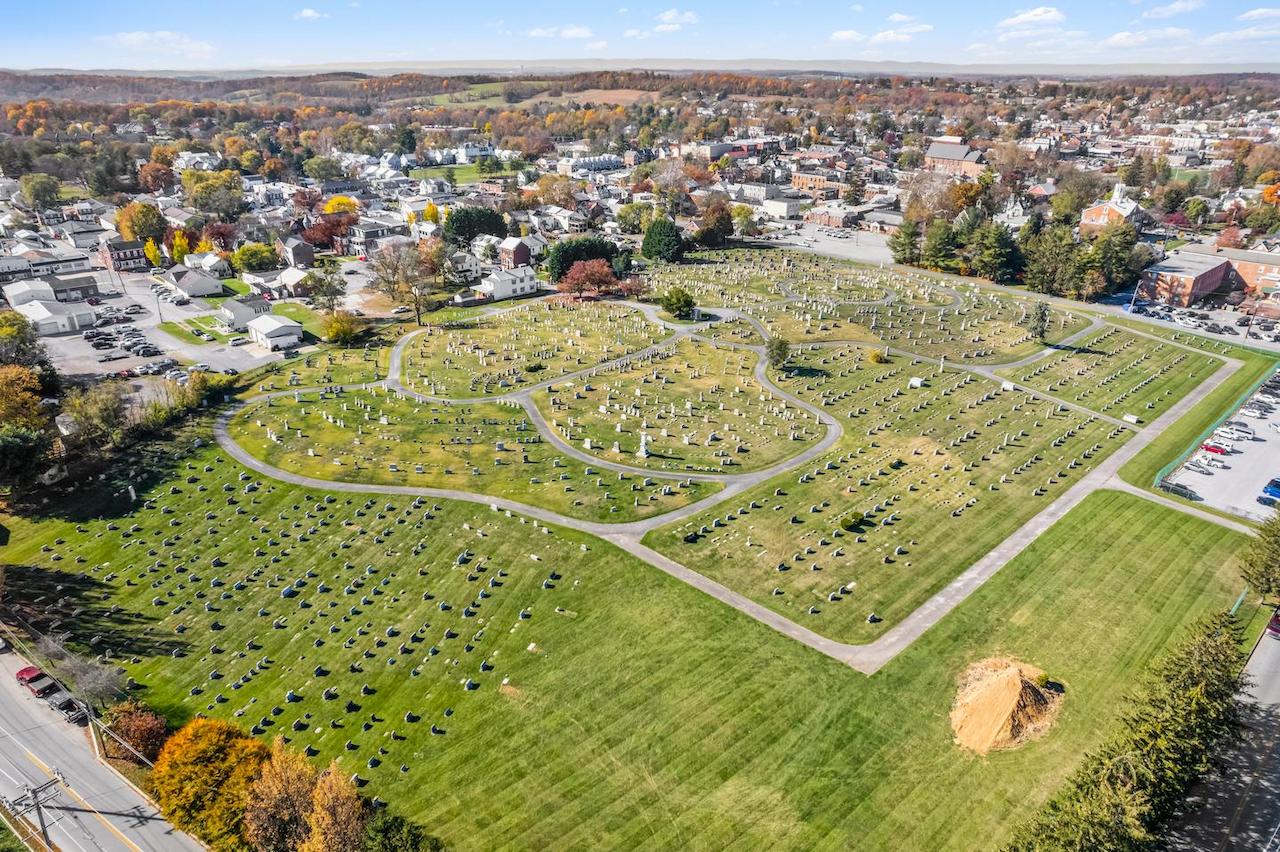 Slide 4 of cemetery gallery