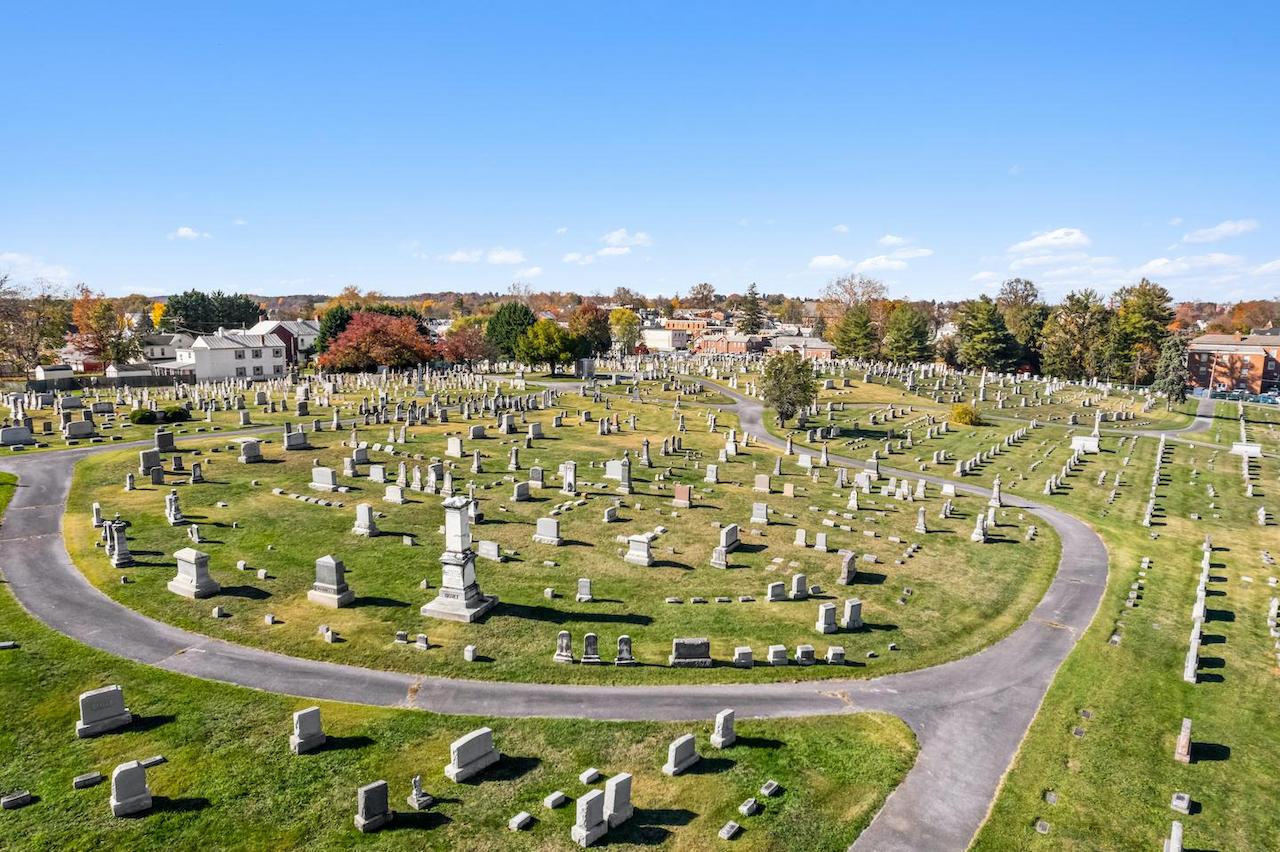 Slide 5 of cemetery gallery