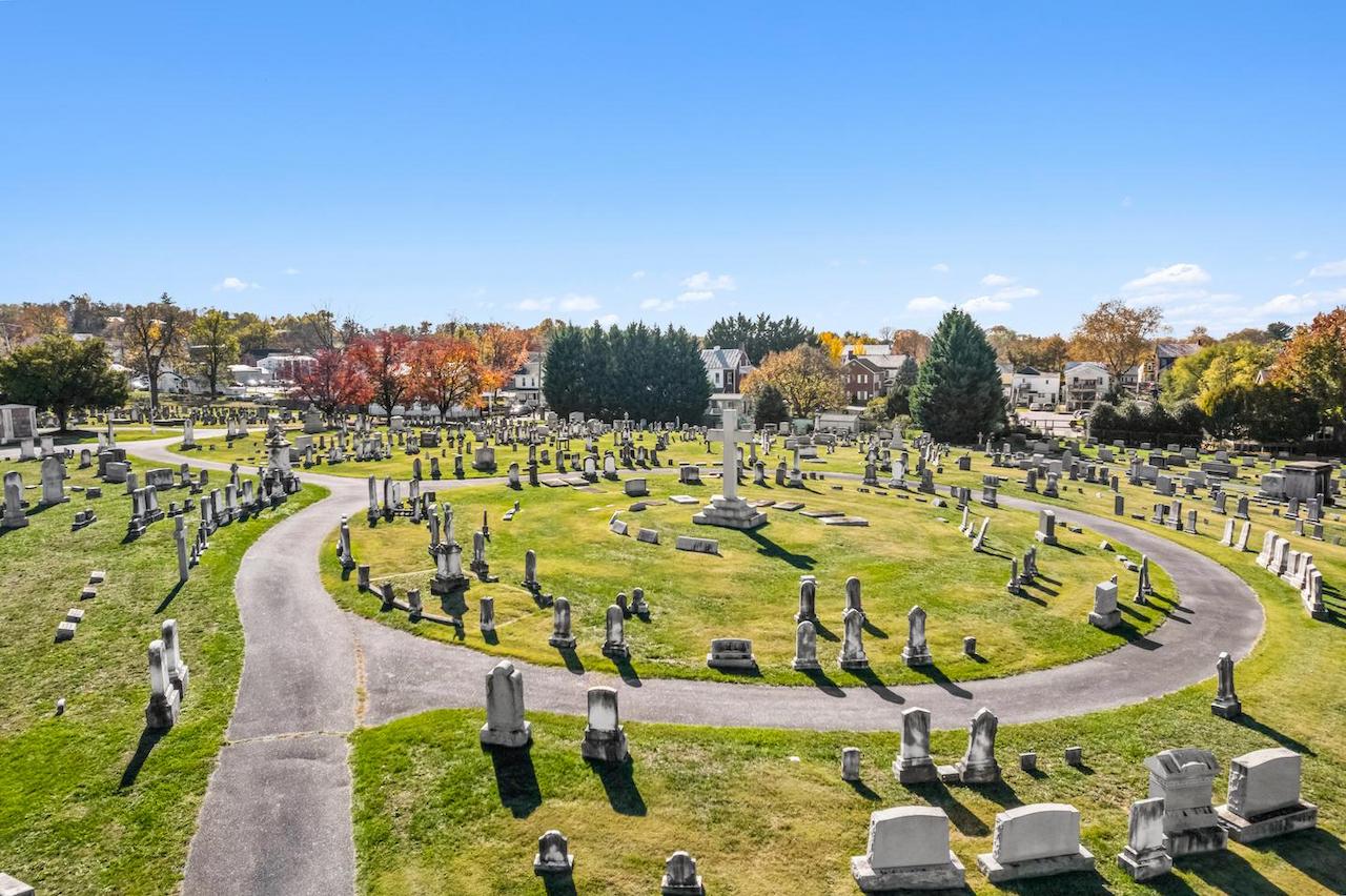 Slide 6 of cemetery gallery