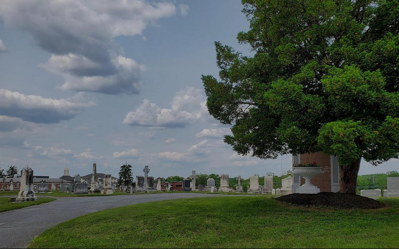 Slide 9 of cemetery gallery